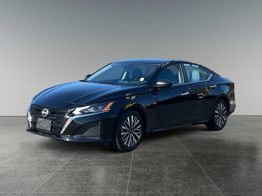 2025 Nissan Altima — rear three-quarter view