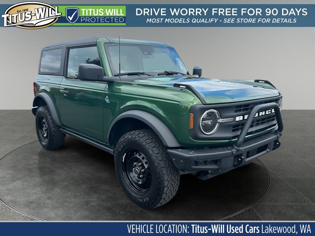 2022 Ford Bronco Black Diamond in Green Metallic — front three-quarter view
